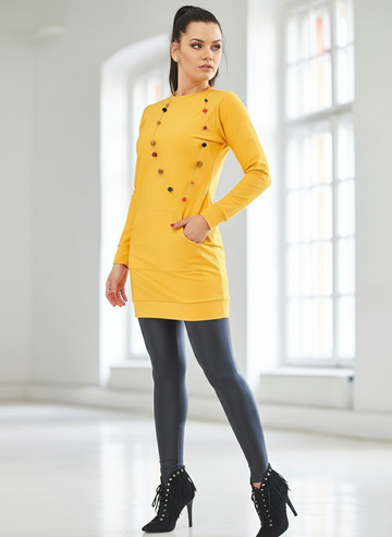 Žlté dámske minišaty DEBRA-15 s výšivkou na chrbte