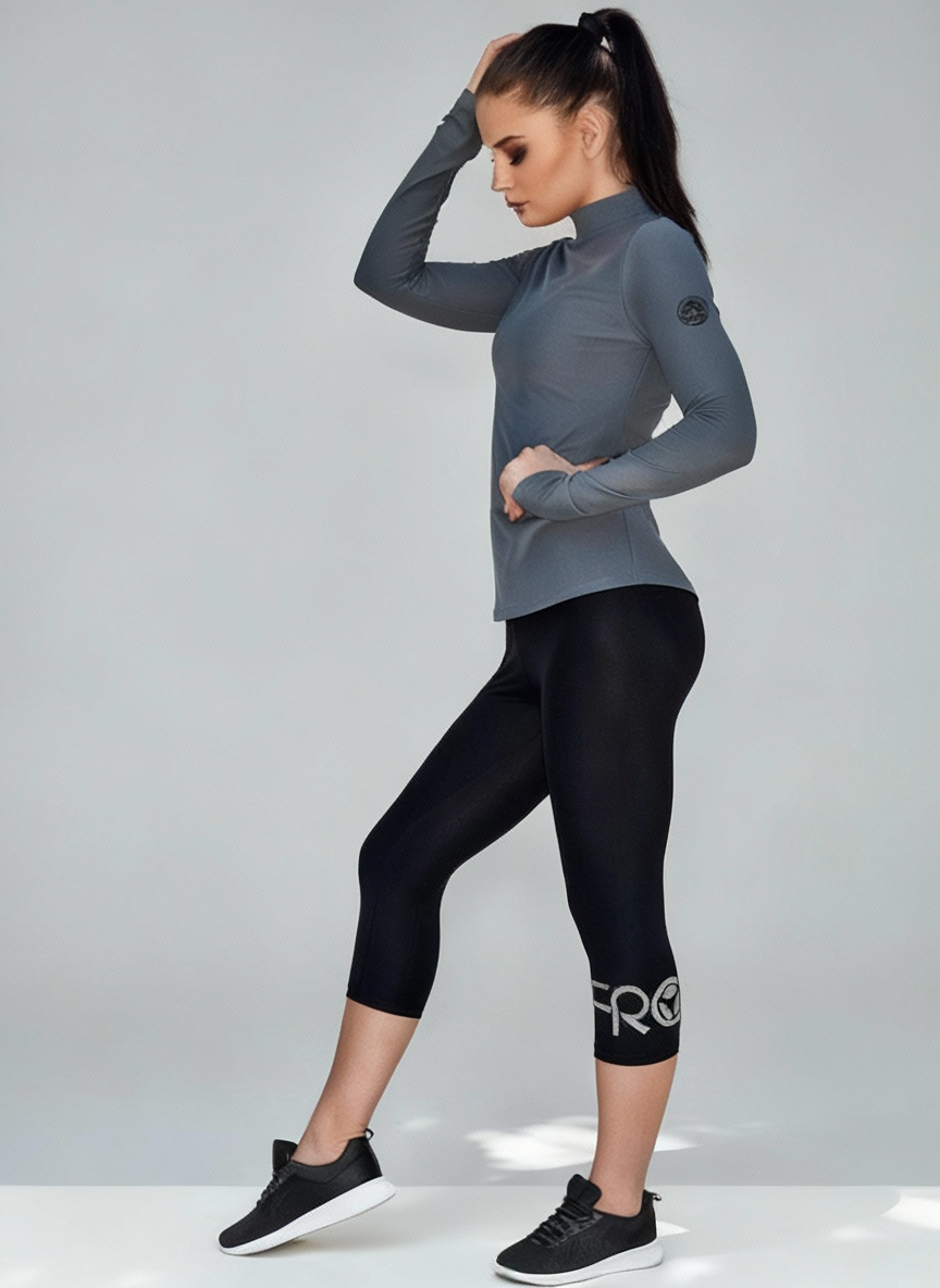 HAILEY-01/04 čierne nohavice po kolená s trblietavou potlačou